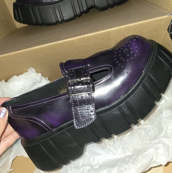 T.U.K Black Platform Oxfords - Picture 3 of 4